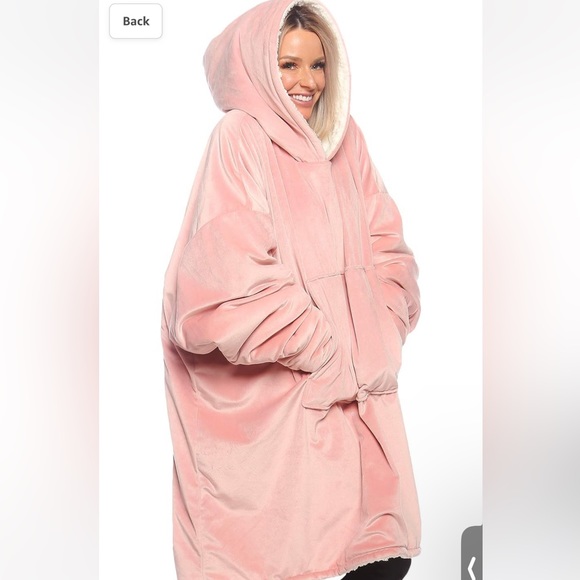 THE COMFY - Blanket Sweater - Picture 2 of 6